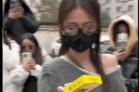 八卦吃瓜爆料娱乐直播,吃瓜爆料，娱乐圈直播界的风云变幻