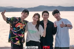 娱乐吃瓜三人组小说