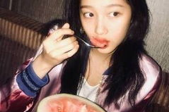 娱乐吃瓜的女人,女性视角下的八卦世界