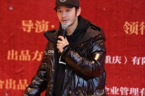 娱乐吃瓜黄晓明是谁啊视频,娱乐吃瓜界的焦点人物